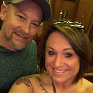 Meet your Posher, Dee dee